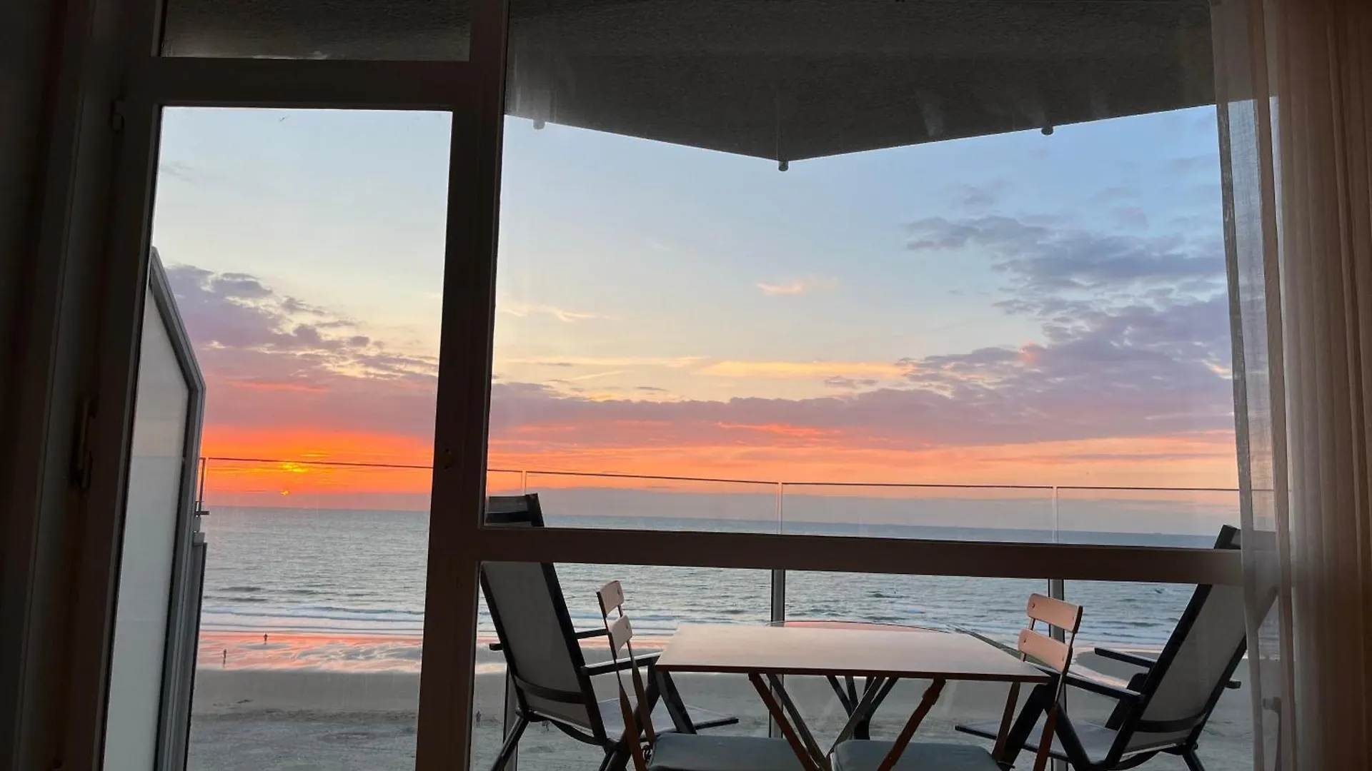 Apartment Digue De Westende, Studio Avec Coin Nuit, Piscine, Vue Mer Et Plage Fantastique Middelkerke Belgium