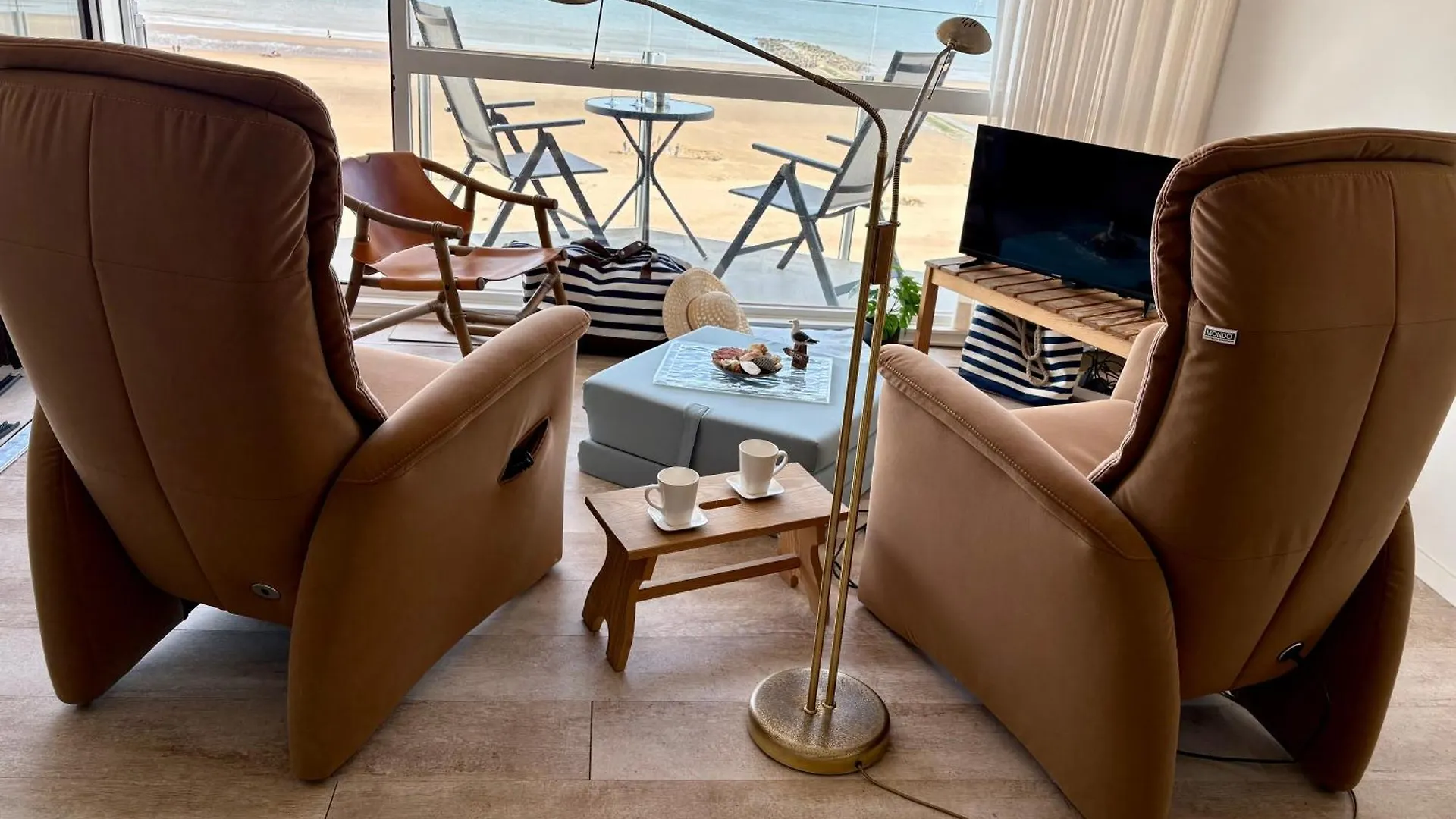 Digue De Westende, Studio Avec Coin Nuit, Piscine, Vue Mer Et Plage Fantastique Middelkerke