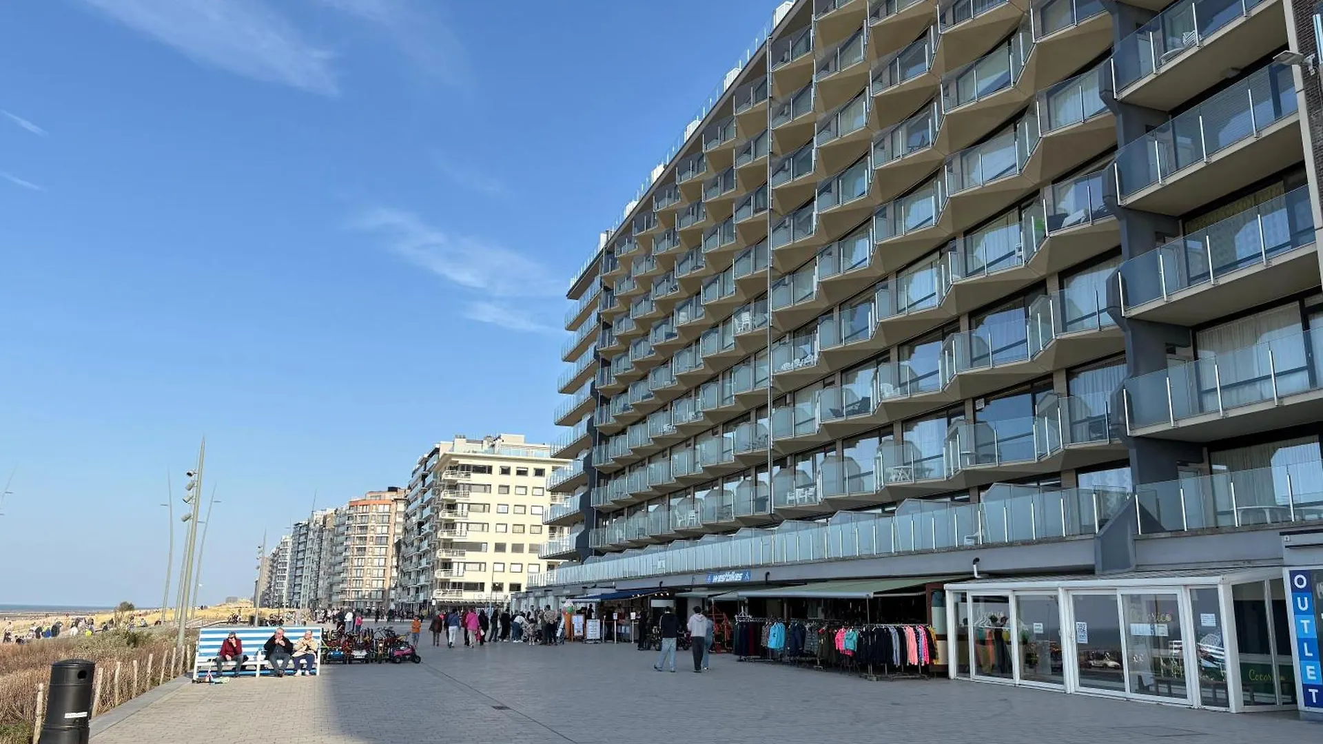 Digue De Westende, Studio Avec Coin Nuit, Piscine, Vue Mer Et Plage Fantastique Middelkerke 0*,