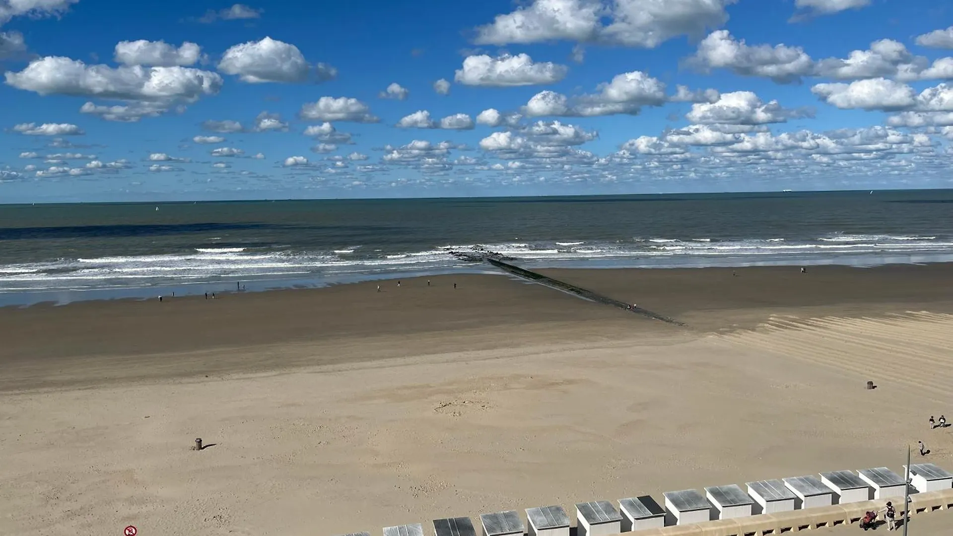 Digue De Westende, Studio Avec Coin Nuit, Piscine, Vue Mer Et Plage Fantastique Middelkerke Apartment