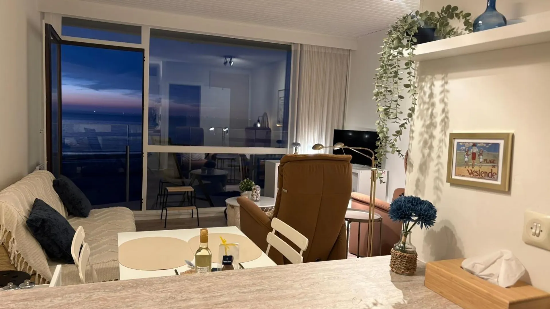 Digue De Westende, Studio Avec Coin Nuit, Piscine, Vue Mer Et Plage Fantastique Middelkerke